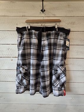*NWT Blue Gear Men’s Black & White Plaid Cargo Shorts